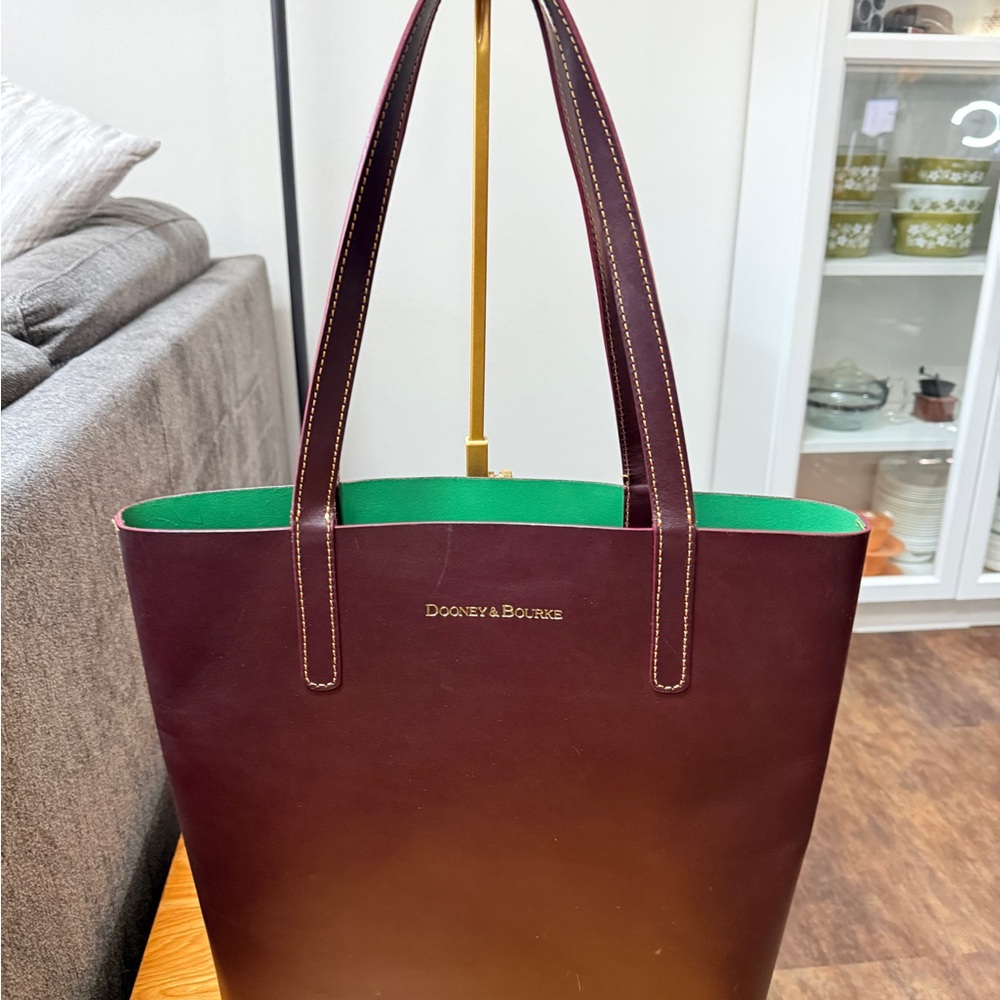 Dooney & Bourke Brand Waverly Brown & Green Tote Bag w Pouch + bonus
